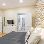 New Central And Convenient Flat
