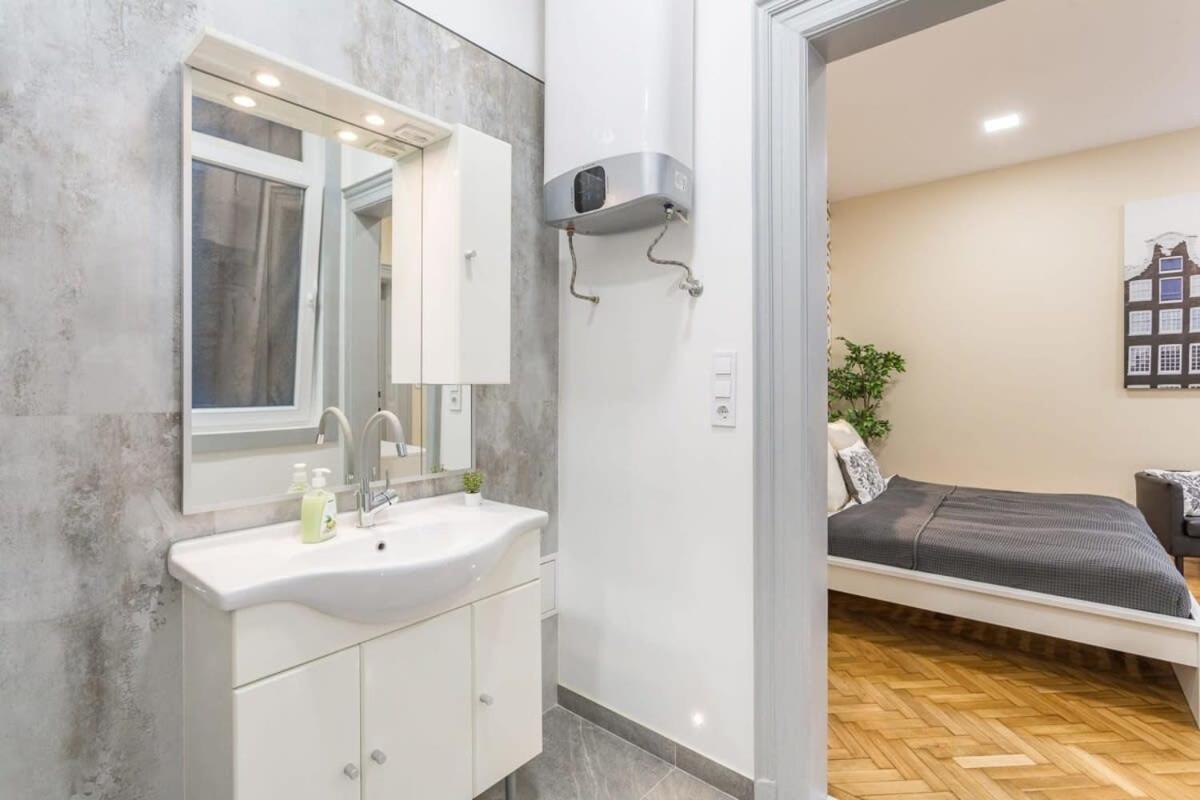 New Central And Convenient Flat Boedapest